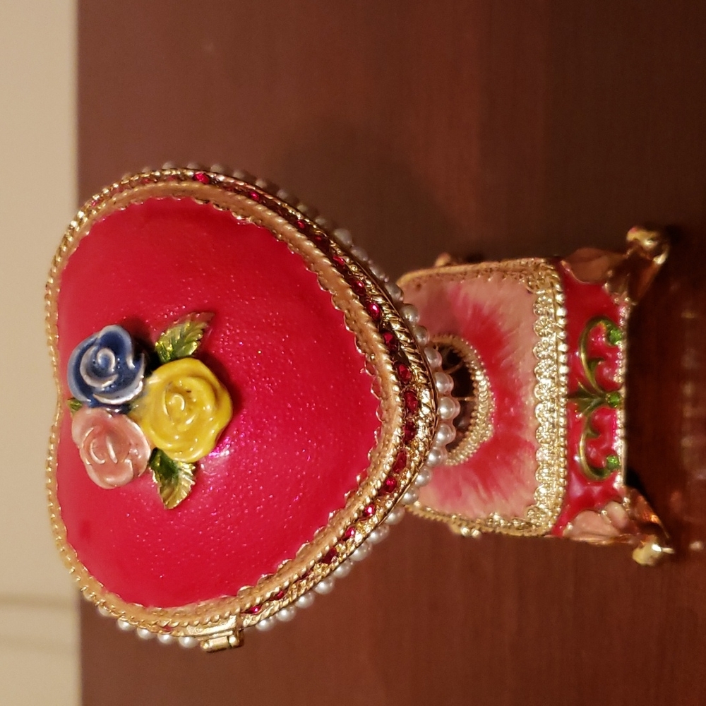 Sorrelle Enamel & Jeweled Puffy Heart Box